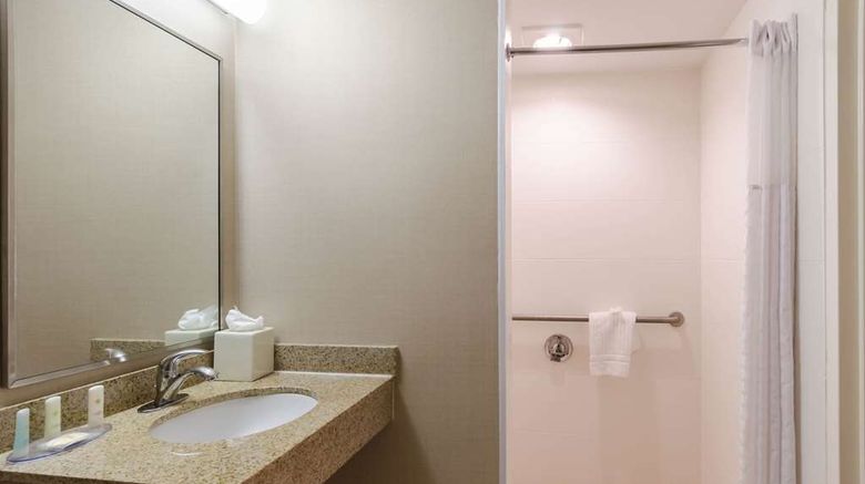 <b>Comfort Inn Randolph Room</b>. Images powered by <a href="https://iceportal.shijigroup.com/" title="IcePortal" target="_blank">IcePortal</a>.