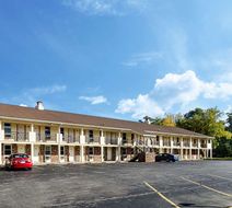 Econo Lodge Exterior