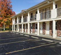 Econo Lodge Exterior
