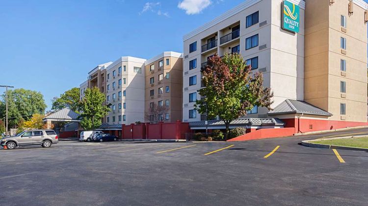 Quality Inn Boston North Exterior