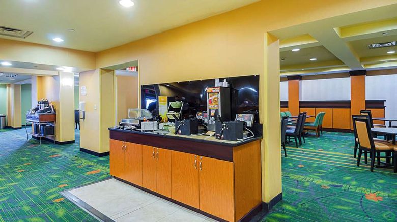 <b>Quality Inn Boston North Restaurant</b>. Images powered by <a href="https://iceportal.shijigroup.com/" title="IcePortal" target="_blank">IcePortal</a>.