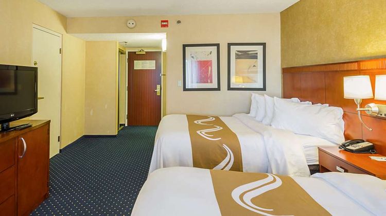 Quality Inn Boston North Room