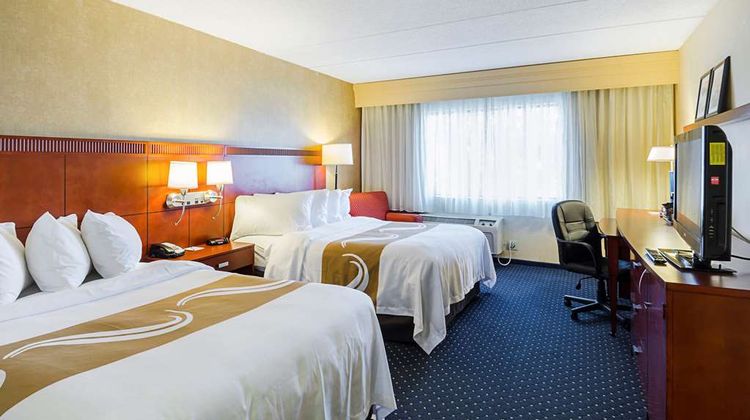 Quality Inn Boston North Room