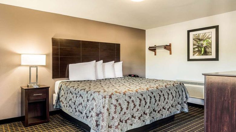 <b>Rodeway Inn Room</b>. Images powered by <a href="https://iceportal.shijigroup.com/" title="IcePortal" target="_blank">IcePortal</a>.