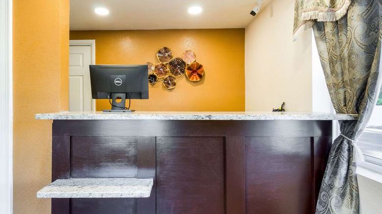 <b>Rodeway Inn Lobby</b>. Images powered by <a href="https://iceportal.shijigroup.com/" title="IcePortal" target="_blank">IcePortal</a>.