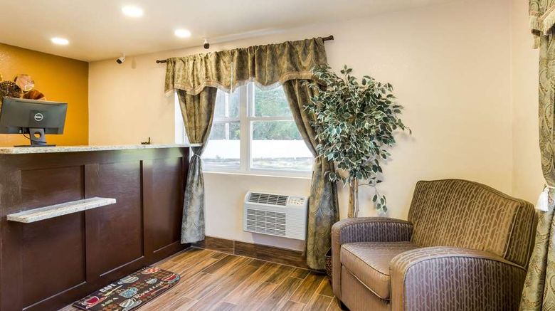 <b>Rodeway Inn Lobby</b>. Images powered by <a href="https://iceportal.shijigroup.com/" title="IcePortal" target="_blank">IcePortal</a>.