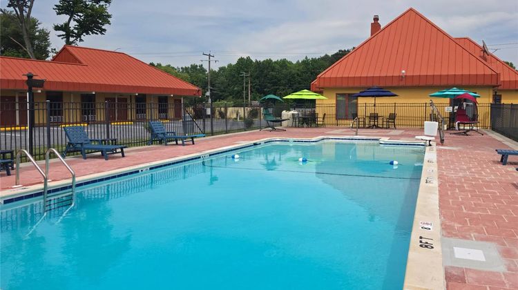 Econo Lodge Pocomoke City Pool