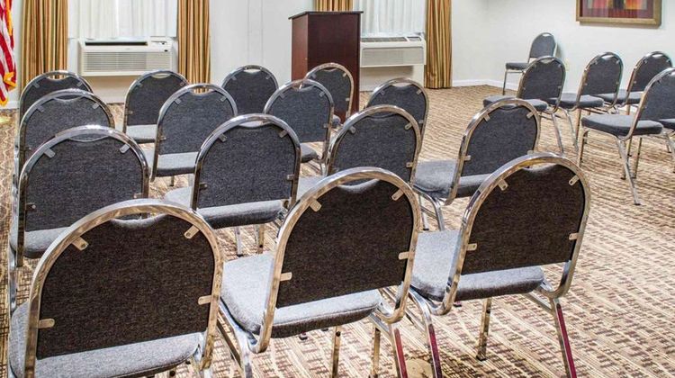 Quality Suites Waldorf Meeting