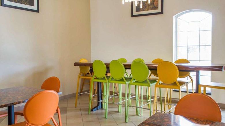 <b>Quality Suites Waldorf Restaurant</b>. Images powered by <a href="https://iceportal.shijigroup.com/" title="IcePortal" target="_blank">IcePortal</a>.