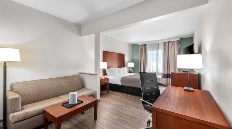 Quality Suites Waldorf Suite