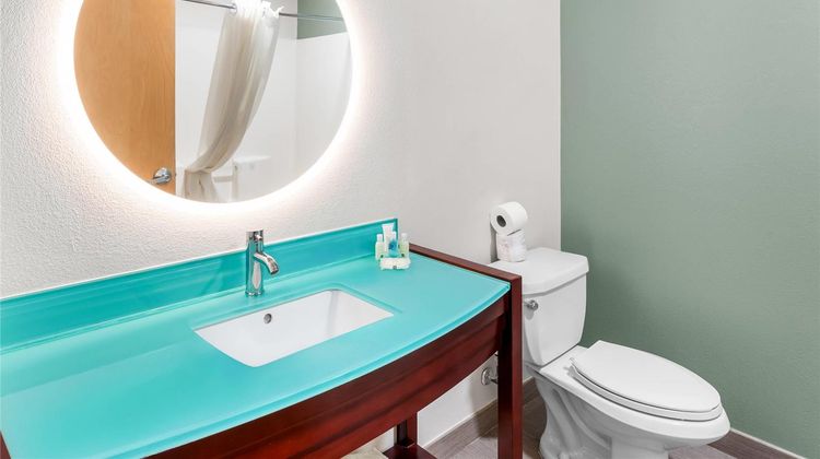 Quality Suites Waldorf Room