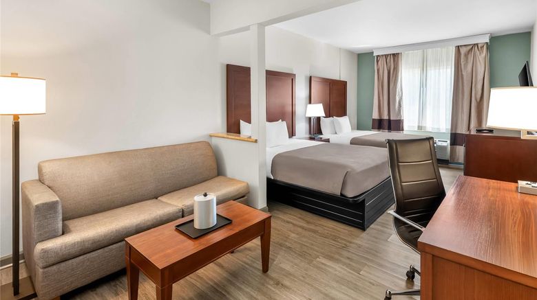 <b>Quality Suites Waldorf Room</b>. Images powered by <a href="https://iceportal.shijigroup.com/" title="IcePortal" target="_blank">IcePortal</a>.