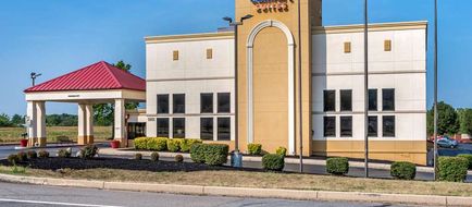 Comfort Suites Hagerstown Exterior