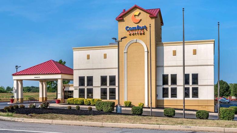 <b>Comfort Suites Hagerstown Exterior</b>. Images powered by <a href="https://iceportal.shijigroup.com/" title="IcePortal" target="_blank">IcePortal</a>.