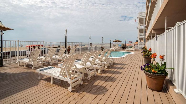 <b>Comfort Inn Boardwalk Pool</b>. Images powered by <a href="https://iceportal.shijigroup.com/" title="IcePortal" target="_blank">IcePortal</a>.
