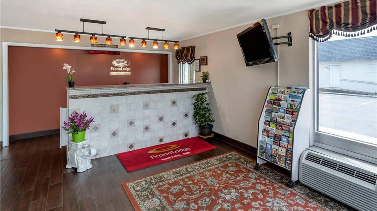 Econo Lodge In Town Lobby
