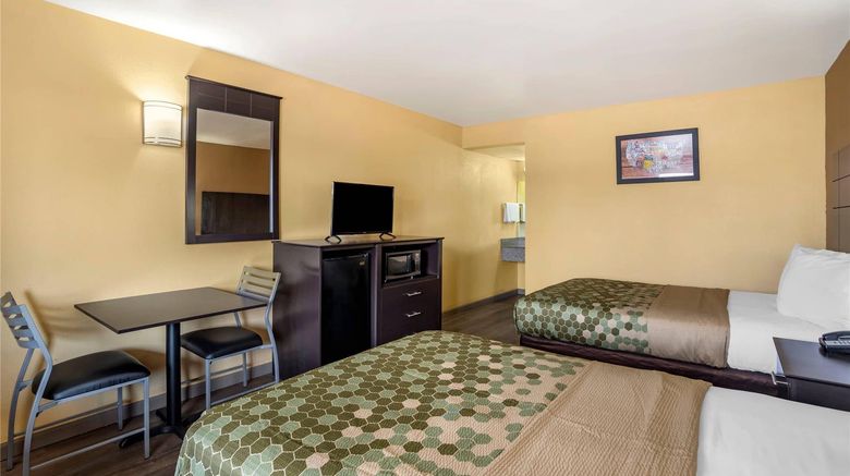 <b>Econo Lodge In Town Room</b>. Images powered by <a href="https://iceportal.shijigroup.com/" title="IcePortal" target="_blank">IcePortal</a>.