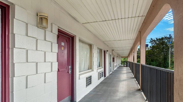 Econo Lodge In Town Exterior