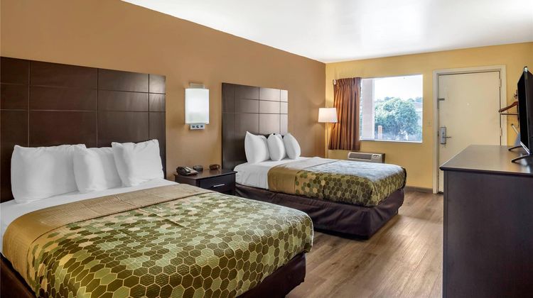 Econo Lodge In Town Room