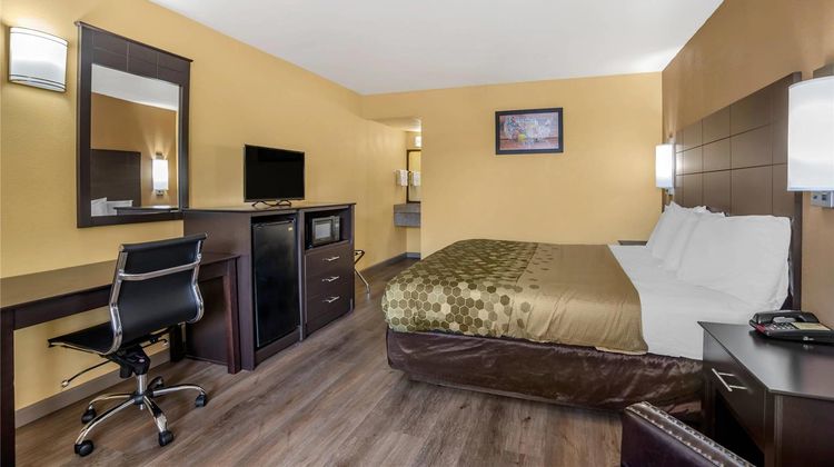 Econo Lodge In Town Room
