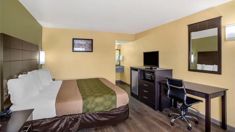 Econo Lodge In Town Room