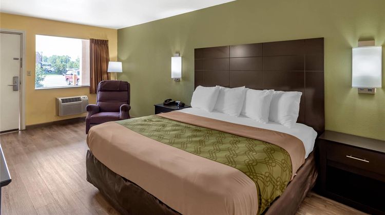 Econo Lodge In Town Room
