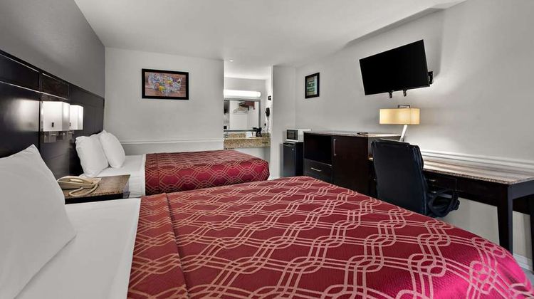 Econo Lodge Room