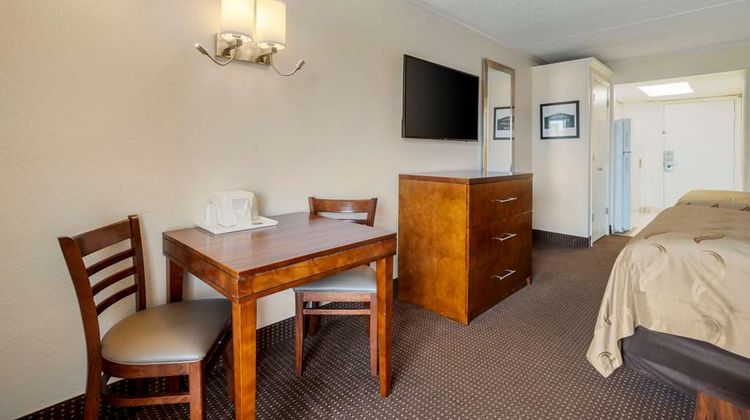 Quality Inn and Suites Ocean City Fenwick Room
