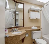 Quality Inn & Suites Oceanblock Room