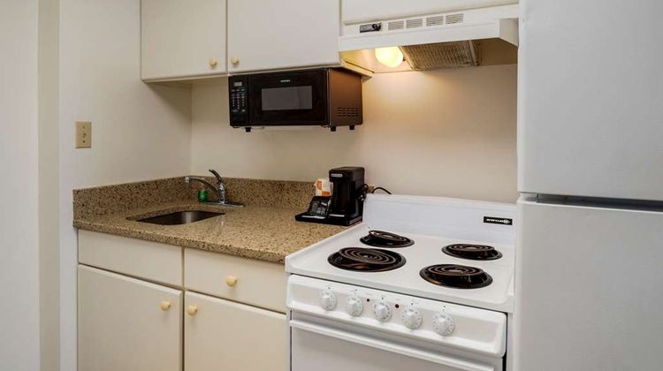 Quality Inn and Suites Ocean City Fenwick Room