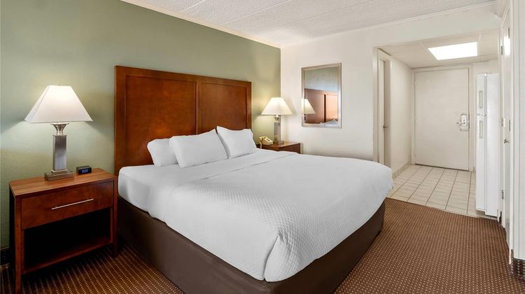 Quality Inn and Suites Ocean City Fenwick Room