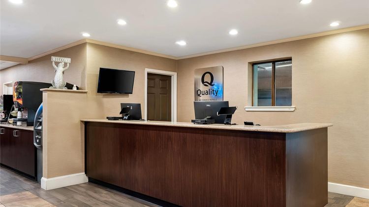 Quality Inn and Suites Ocean City Fenwick Lobby