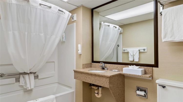 Quality Inn and Suites Ocean City Fenwick Room