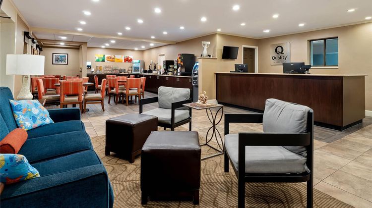 Quality Inn and Suites Ocean City Fenwick Lobby