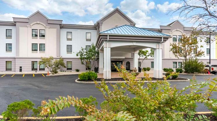 Comfort Suites Exterior