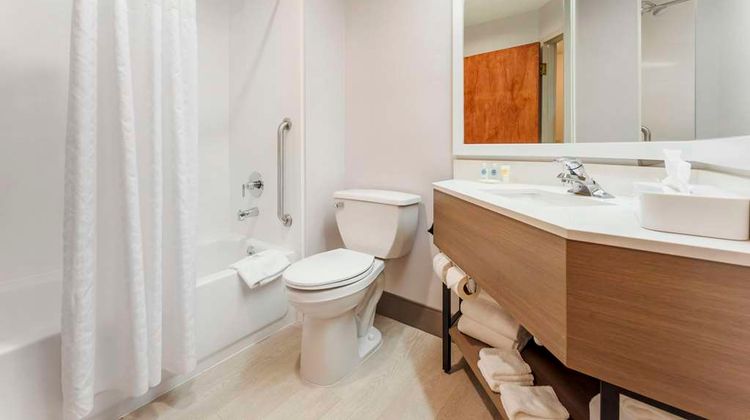 Comfort Inn & Suites Room