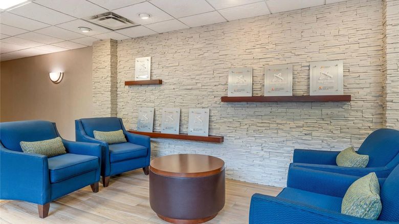 <b>Comfort Inn & Suites Lavale - Cumberland Lobby</b>. Images powered by <a href="https://iceportal.shijigroup.com/" title="IcePortal" target="_blank">IcePortal</a>.