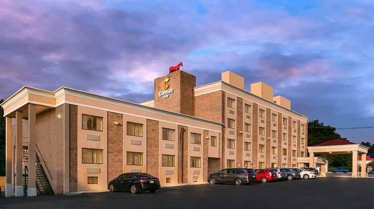 Comfort Inn Red Horse Exterior