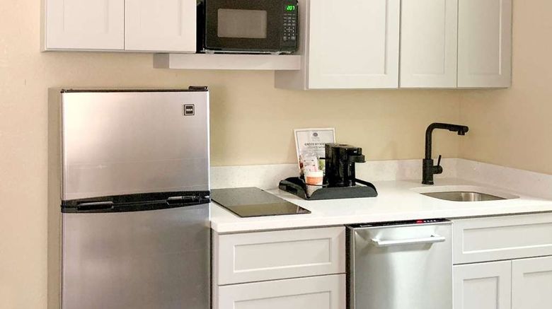 <b>City Express By Marriott Elkridge Room</b>. Images powered by <a href="https://iceportal.shijigroup.com/" title="IcePortal" target="_blank">IcePortal</a>.