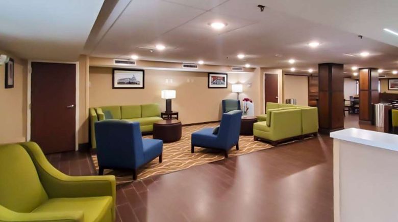 <b>Comfort Inn Lobby</b>. Images powered by <a href="https://iceportal.shijigroup.com/" title="IcePortal" target="_blank">IcePortal</a>.