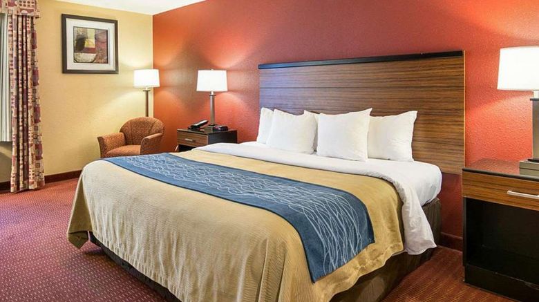 <b>Comfort Inn Room</b>. Images powered by <a href="https://iceportal.shijigroup.com/" title="IcePortal" target="_blank">IcePortal</a>.