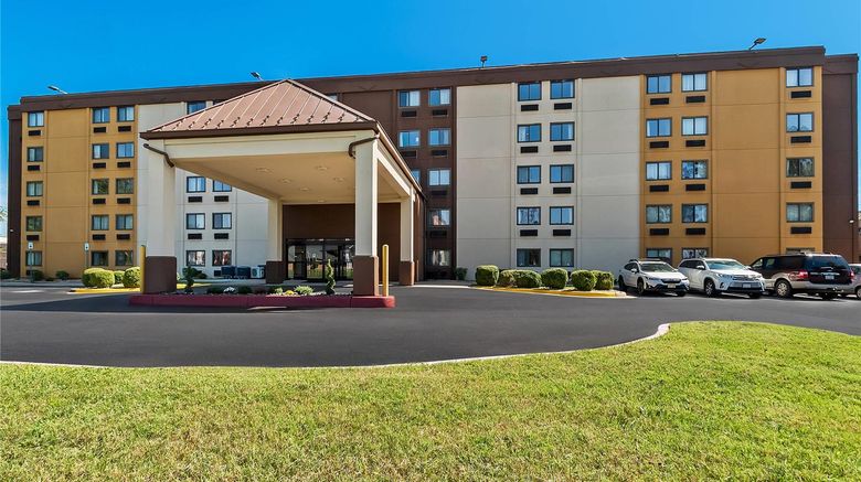 <b>Comfort Inn Exterior</b>. Images powered by <a href="https://iceportal.shijigroup.com/" title="IcePortal" target="_blank">IcePortal</a>.