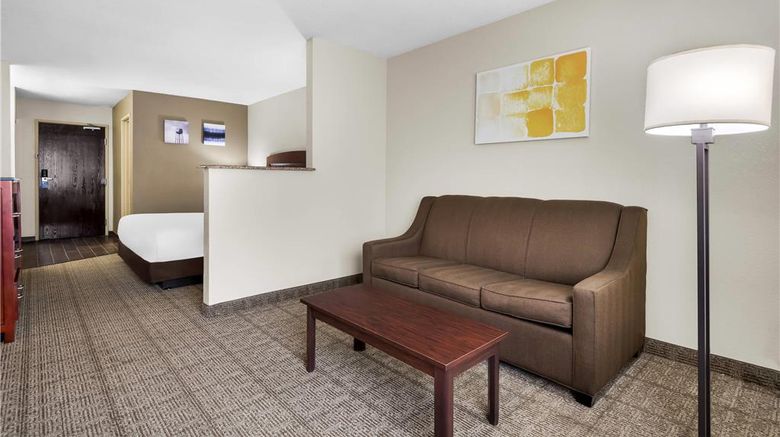 <b>Comfort Inn and Suites North East Suite</b>. Images powered by <a href="https://iceportal.shijigroup.com/" title="IcePortal" target="_blank">IcePortal</a>.
