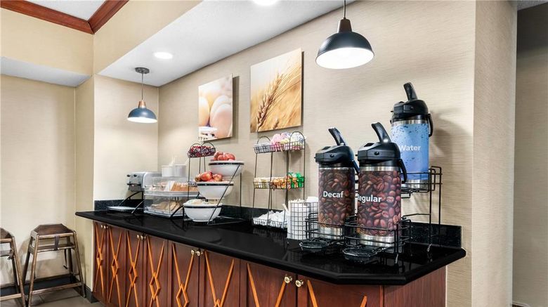 <b>Comfort Inn and Suites North East Restaurant</b>. Images powered by <a href="https://iceportal.shijigroup.com/" title="IcePortal" target="_blank">IcePortal</a>.