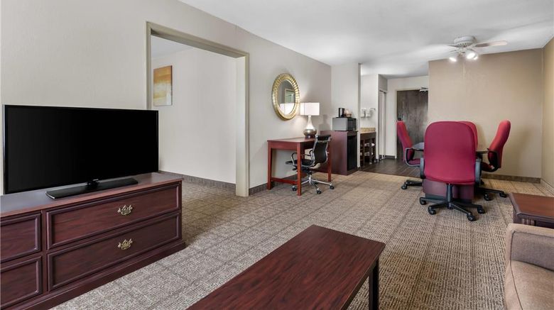 <b>Comfort Inn and Suites North East Room</b>. Images powered by <a href="https://iceportal.shijigroup.com/" title="IcePortal" target="_blank">IcePortal</a>.