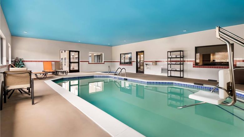 <b>Comfort Inn and Suites North East Pool</b>. Images powered by <a href="https://iceportal.shijigroup.com/" title="IcePortal" target="_blank">IcePortal</a>.