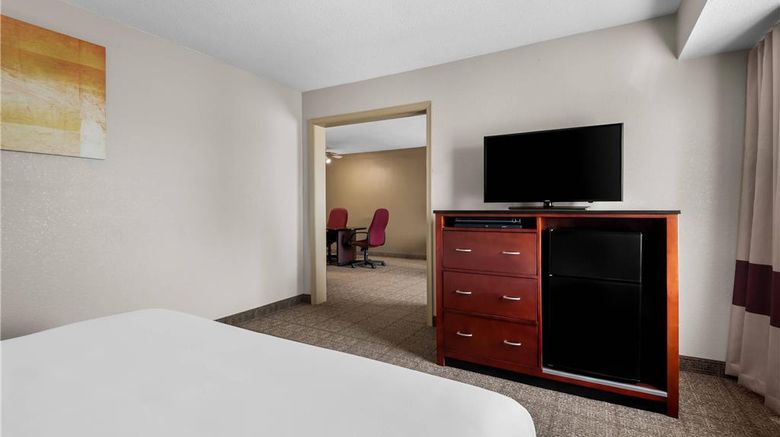 <b>Comfort Inn and Suites North East Room</b>. Images powered by <a href="https://iceportal.shijigroup.com/" title="IcePortal" target="_blank">IcePortal</a>.