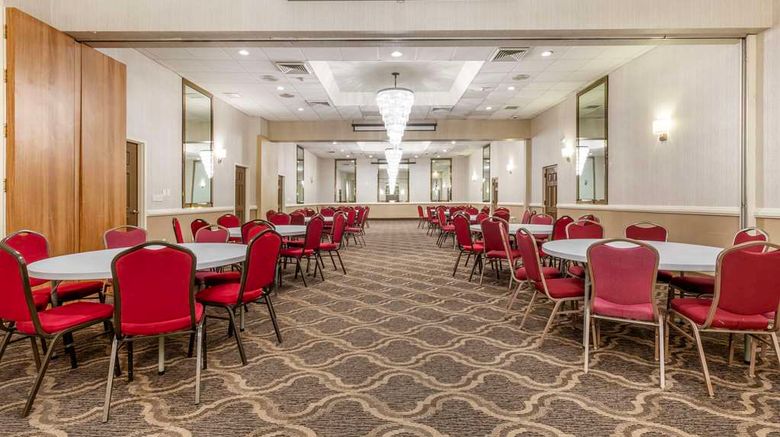 <b>Comfort Inn & Suites, Aberdeen Meeting</b>. Images powered by <a href="https://iceportal.shijigroup.com/" title="IcePortal" target="_blank">IcePortal</a>.