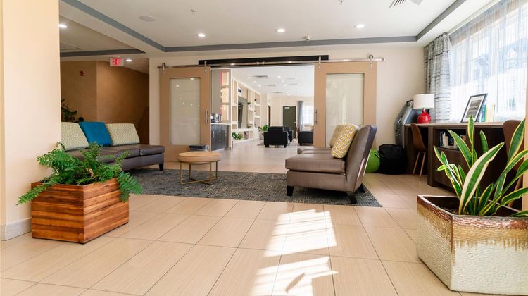 Gateway Hotel & Suites, an Ascend Hotel Lobby