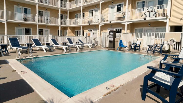 Gateway Hotel & Suites, an Ascend Hotel Pool